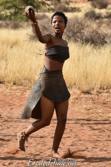 namibie-peuple-san-jeunes-filles-7
