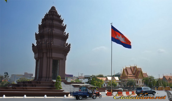 Phnom Penh monument independance