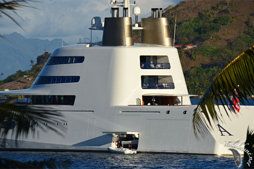 yacht en escale a bora (6)