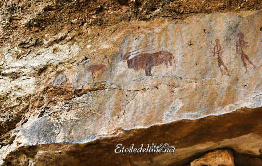 namibie-peuple-san-peintures-rupestres-1