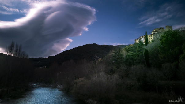 Lorsque la tramontane se dispute le ciel avec les nuages... Un combat de titan, et l'immensité pour spectacle.Aujourd'hui 480km/H au cap Béar, une bonne brise bien fraîche !