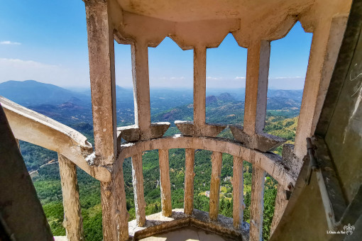 Tour Ambuluwawa, balcons avec vue imprenable