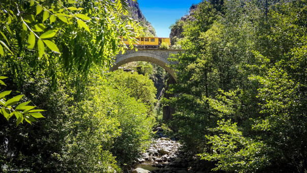 Le petit train jaune emblème des Pyrénées orientales