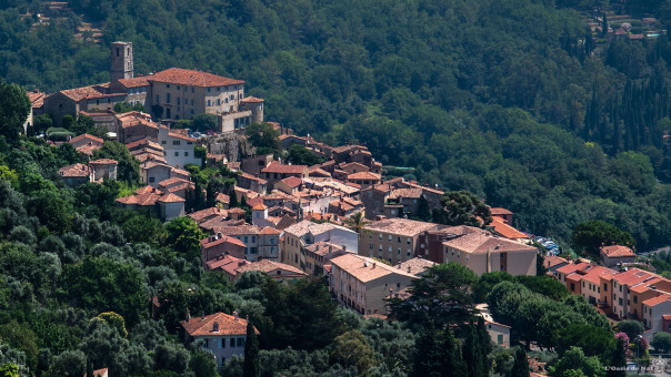 Bar sur Loup, sur la route entre Grasse et Gourdon