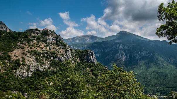 Gourdon, dans son écrin des Préalpes d'Azur