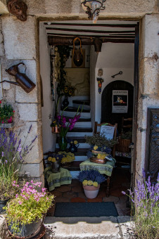 Une porte ouverte sur la générosité provençale