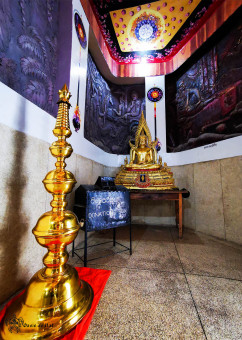 A l'intérieur du Bouddha blanc