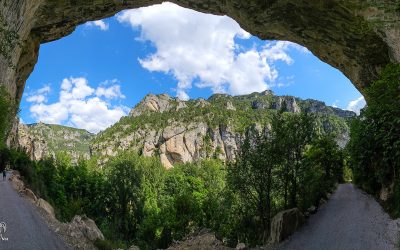 Cirque des Baumes : Villages troglodytes et Chapelle Saint-Hilaire – Histoire fascinante des Gorges du Tarn (Occitanie-Lozère)