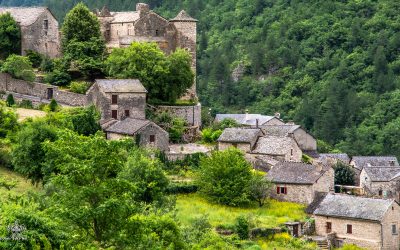 Au Fil du Tarn, Prades et Son Château Intemporel