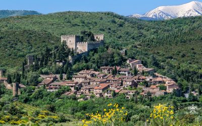 Castelnou : château et village des Aspres -Merveille du Pays Catalan